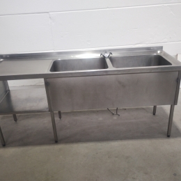 s/s sink with 2 tanks right